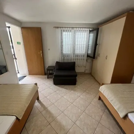 Ani Apartment *