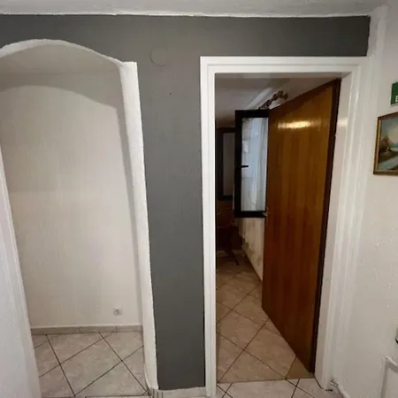 Ani Apartment *